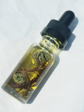 Load image into Gallery viewer, Gypsywombman Signature Root Oils
